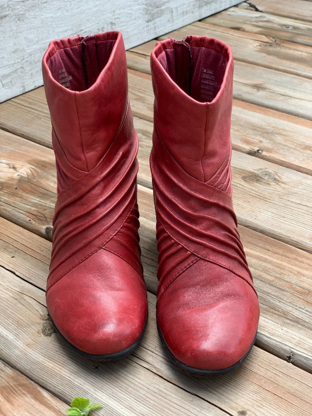 Cobb Hill by New Balance Leather Ankle Boots 7.5 Red Back Zip Mid Heel Booties